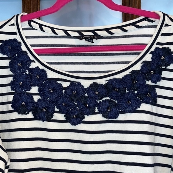 Women’s 2X beautiful navy/white stripe 3/4sleeve floral embroidered top nautical - Picture 2 of 6